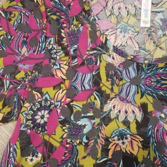 Lot of 2 lularoe perfect T - Picture 2 of 4